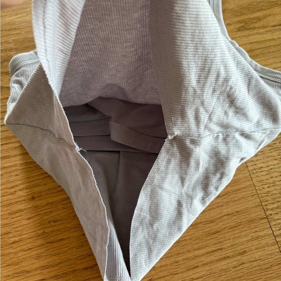 Light purple tank top - Picture 2 of 3